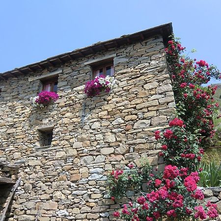 ホテルAgriturismo La Fontana Dell'Olmo Molini di Triora エクステリア 写真